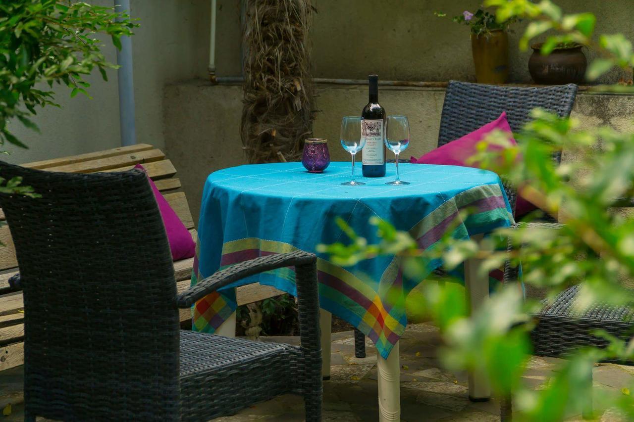 4BD Appartaments with cozy garden Tbilisi Zewnętrze zdjęcie