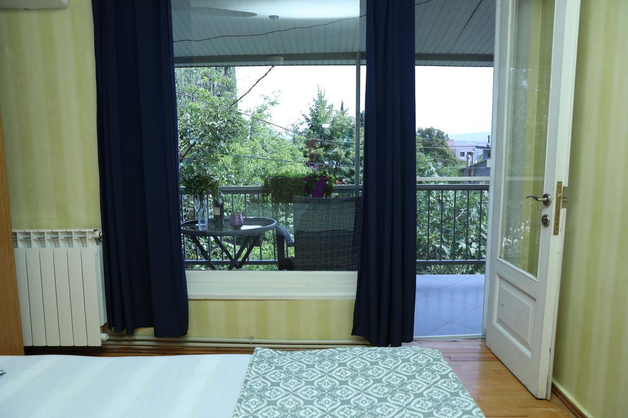 4BD Appartaments with cozy garden Tbilisi Zewnętrze zdjęcie